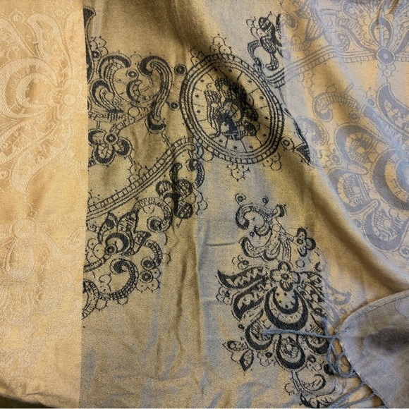 Pashmina Cashmere Gold, Grey and Black Scarf with Floral Pattern and Fringe - Picture 3 of 5